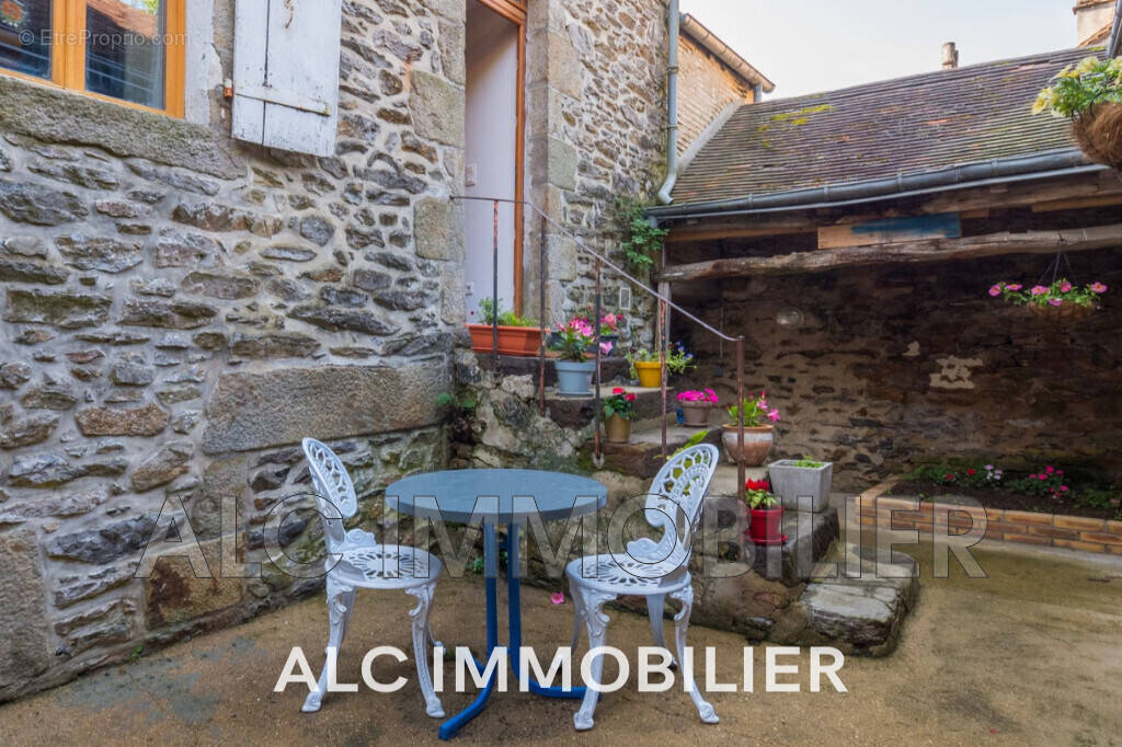 Maison à FRESNAY-SUR-SARTHE