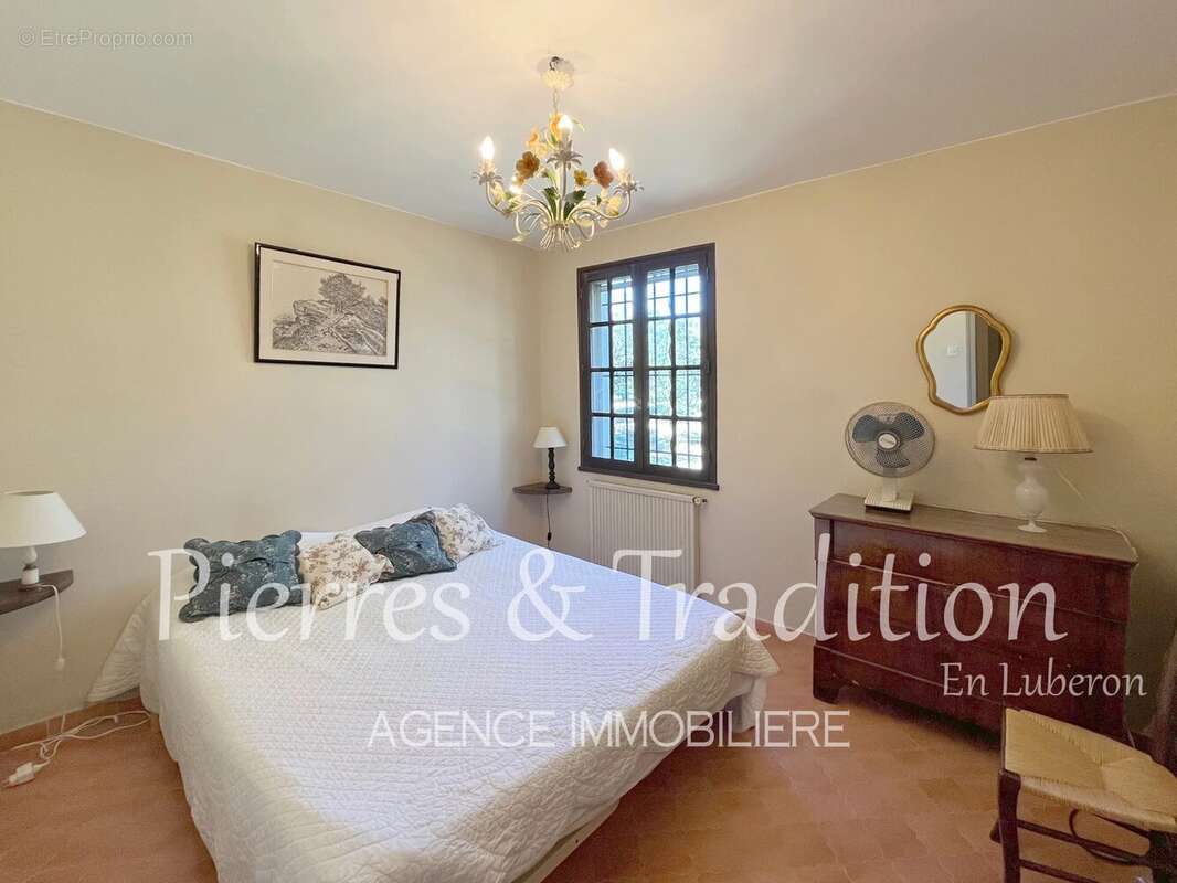 Maison à ROUSSILLON