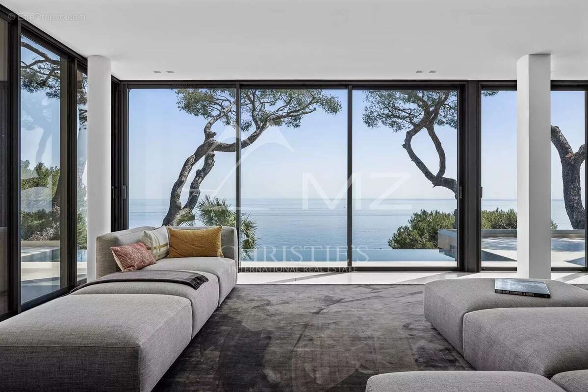 Maison à EZE