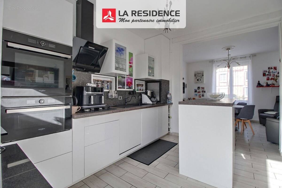 Maison à SAINT-ETIENNE-DU-ROUVRAY