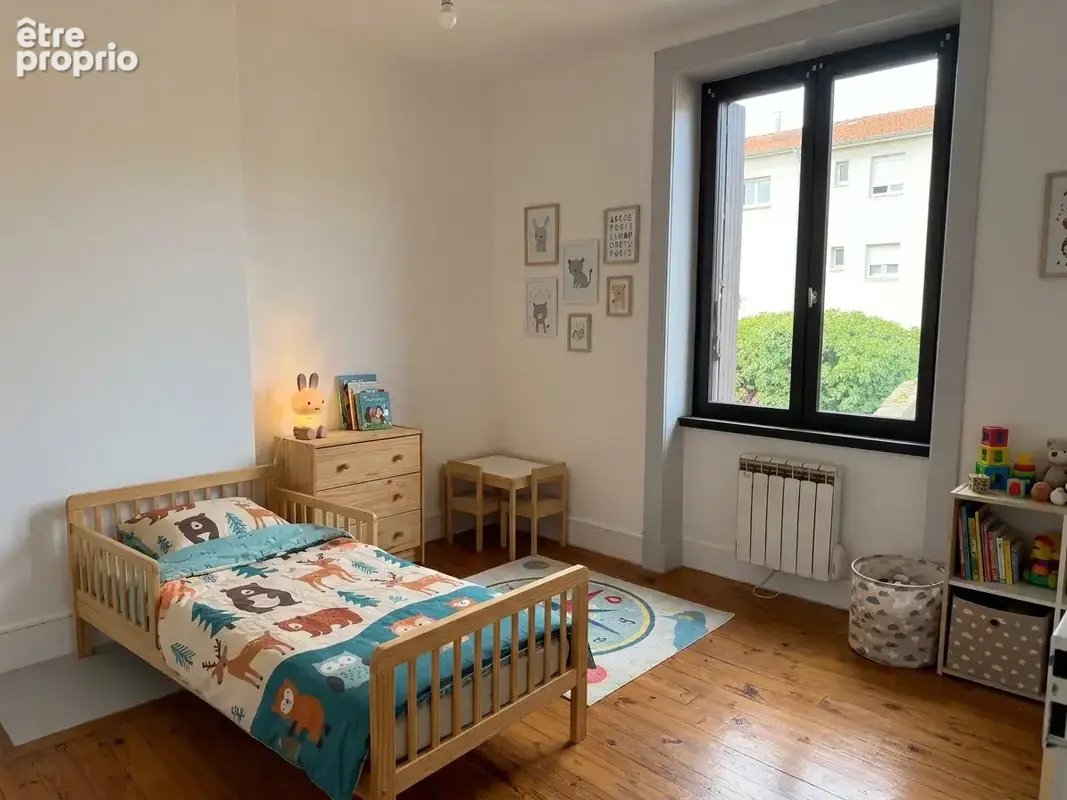 Saint-Etienne centre, grand F4 traversant 69.000€ - photo 3