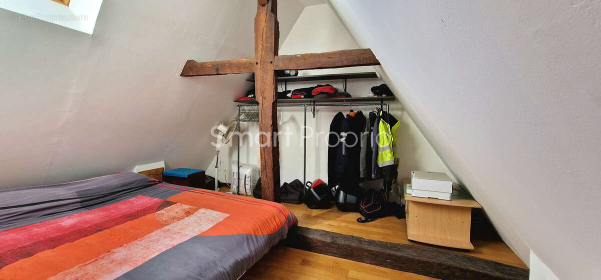 Maison à BECON-LES-GRANITS