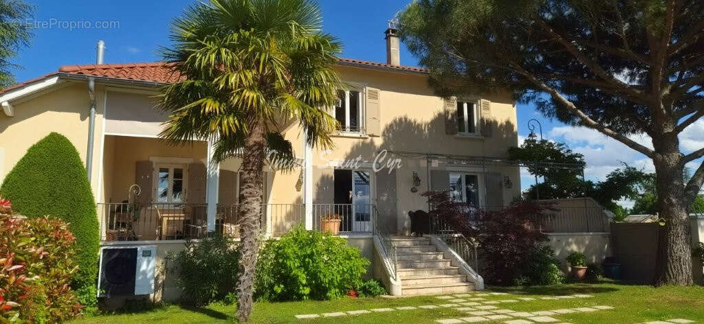 Maison à SAINT-CYR-AU-MONT-D'OR