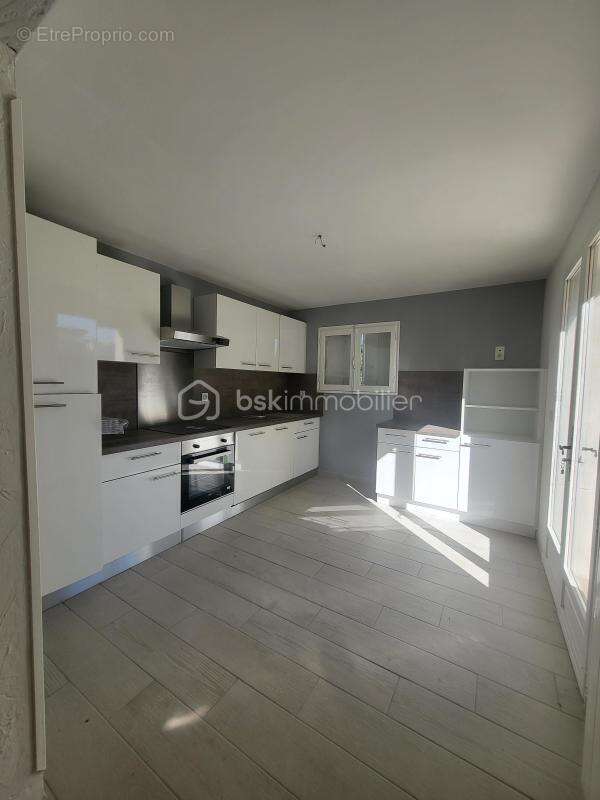 Maison en pierre rénovée à LECTOURE avec JARDIN- 3 CHAMBRES - photo 8