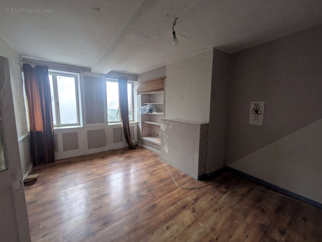 Appartement à FOUGERES