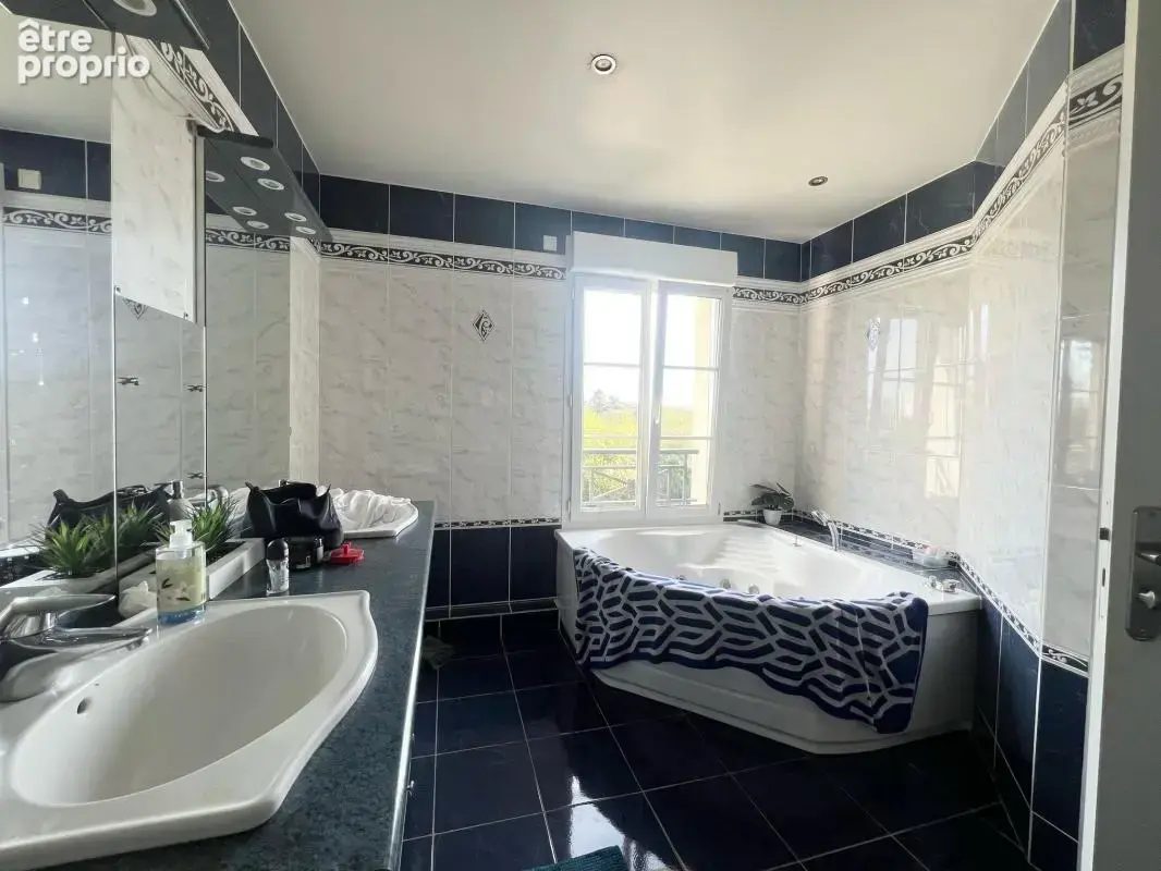 Maison avec extérieur - photo 10