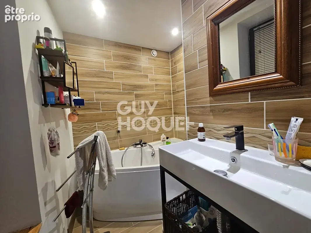 Rare à la Vente : Maison de Ville Atypique ,Charme, Calme et Garage de 115 m² - photo 13