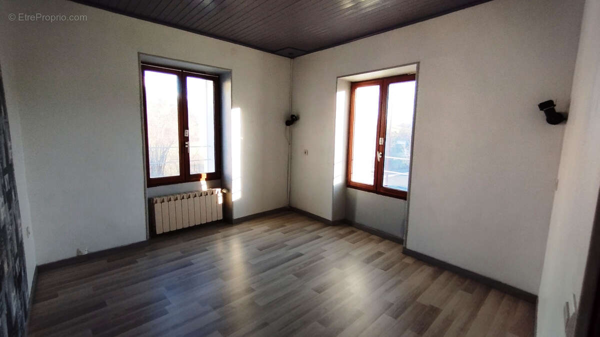 Maison à PIERRE-CHATEL