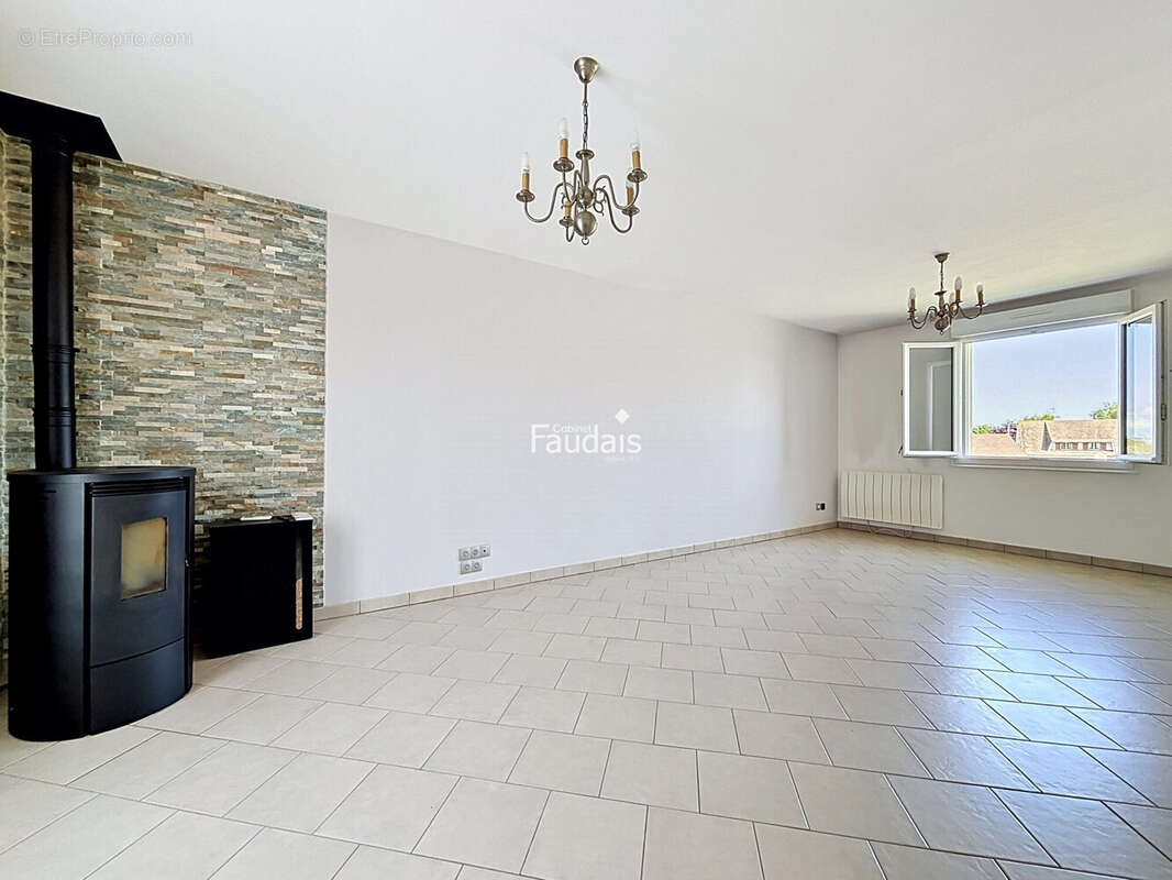 Maison 125 m² à Isigny-Sur-Mer  - photo 3