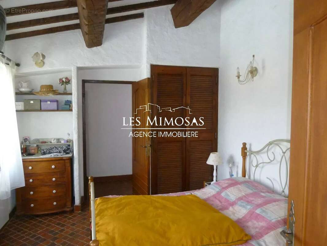 Maison à ROQUEBRUNE-SUR-ARGENS