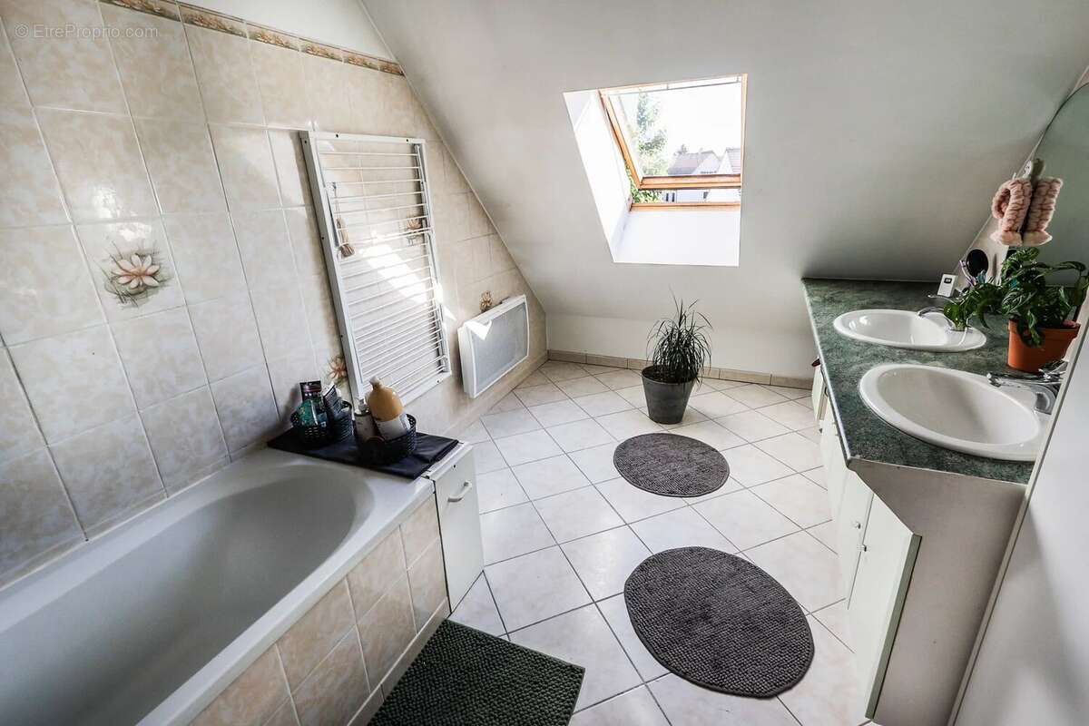 Maison à SAINT-MAXIMIN