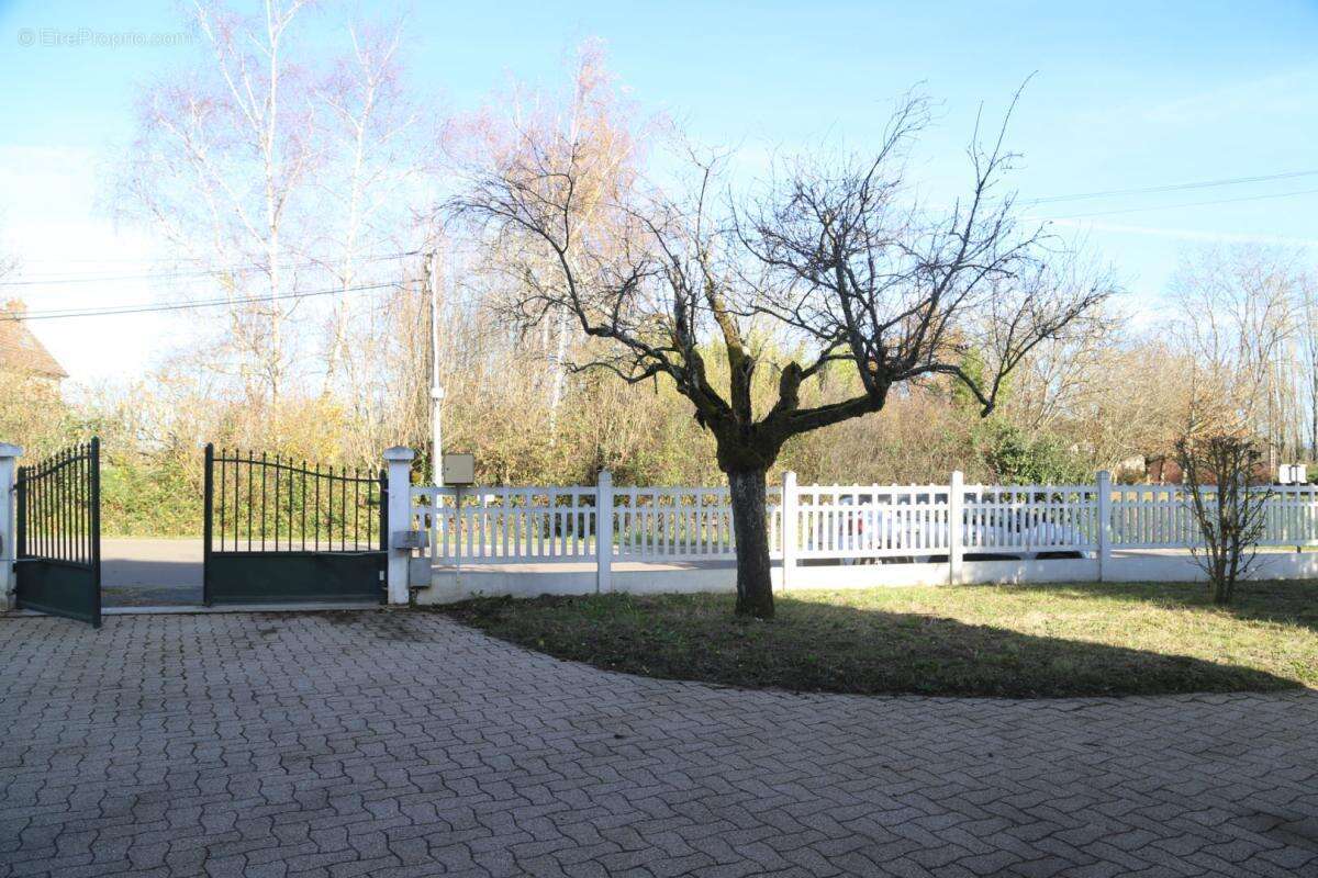 Maison à ETANG-SUR-ARROUX