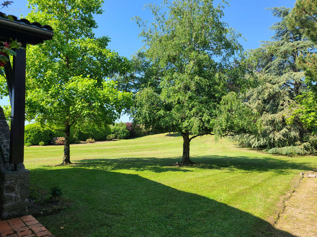 Maison à ISSERTEAUX