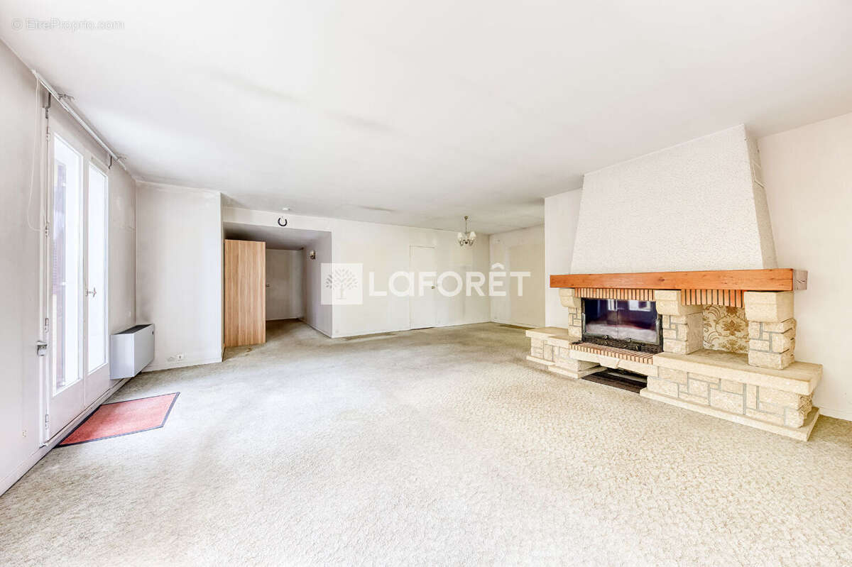 Maison à LA QUEUE-EN-BRIE