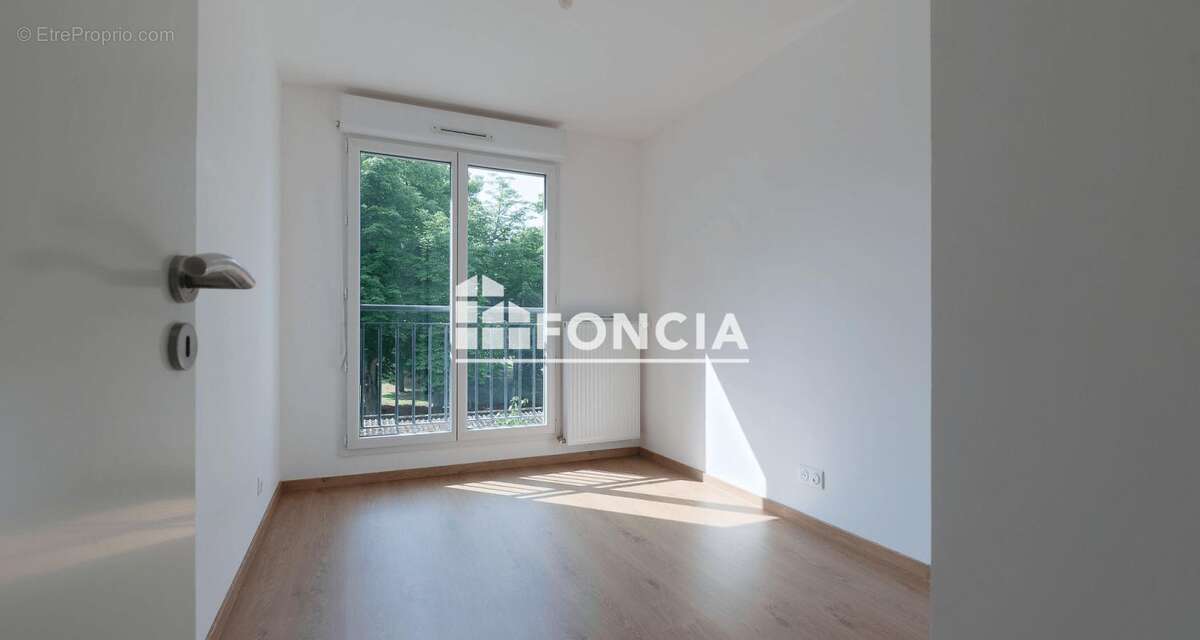 Appartement à MENNECY