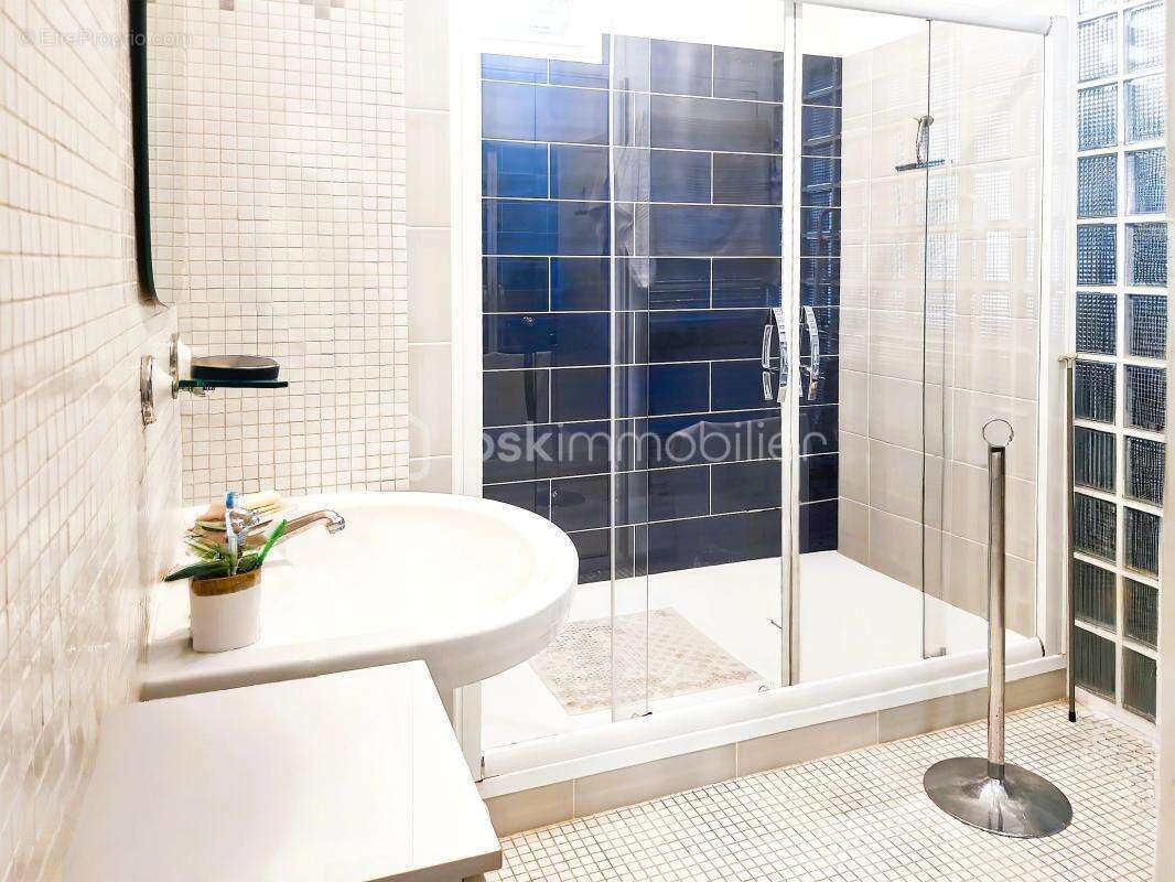 Appartement à PARIS-10E