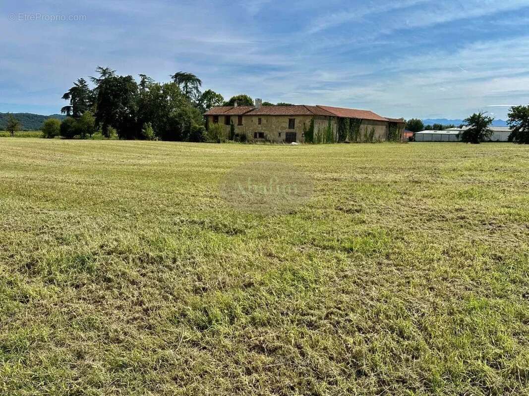 Maison à MONLEON-MAGNOAC