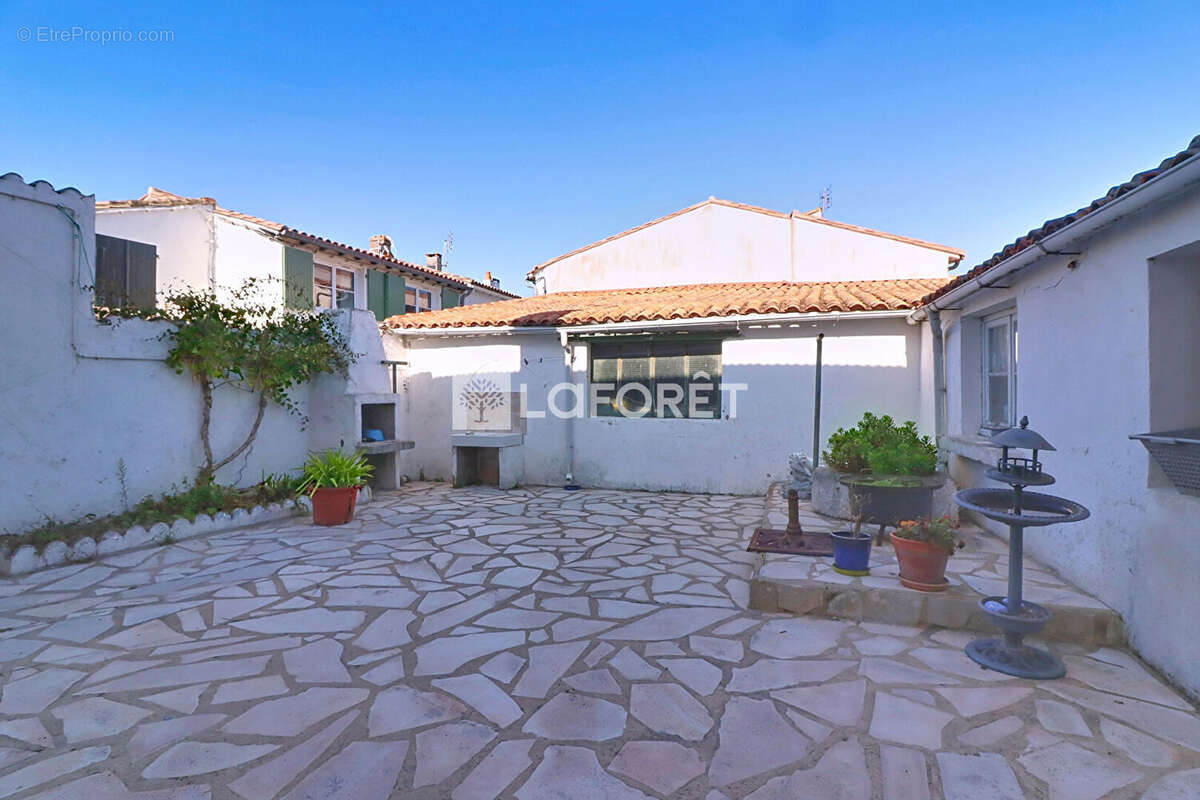 Maison à SAINT-CLEMENT-DES-BALEINES