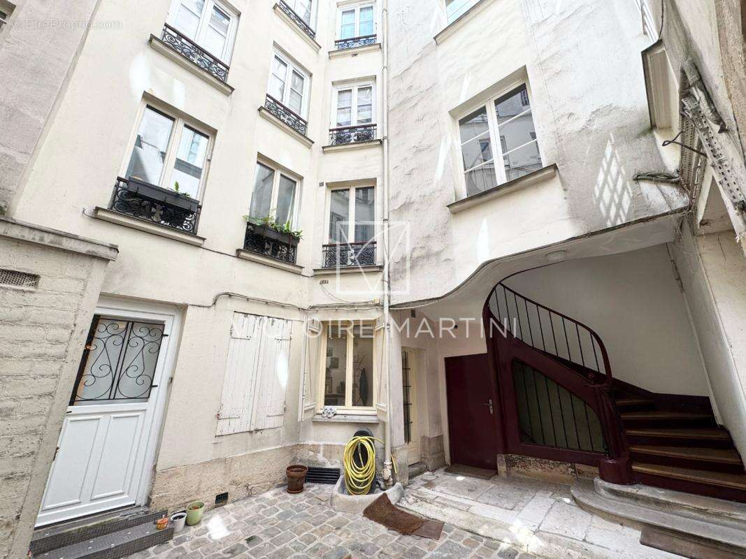 Appartement à PARIS-3E
