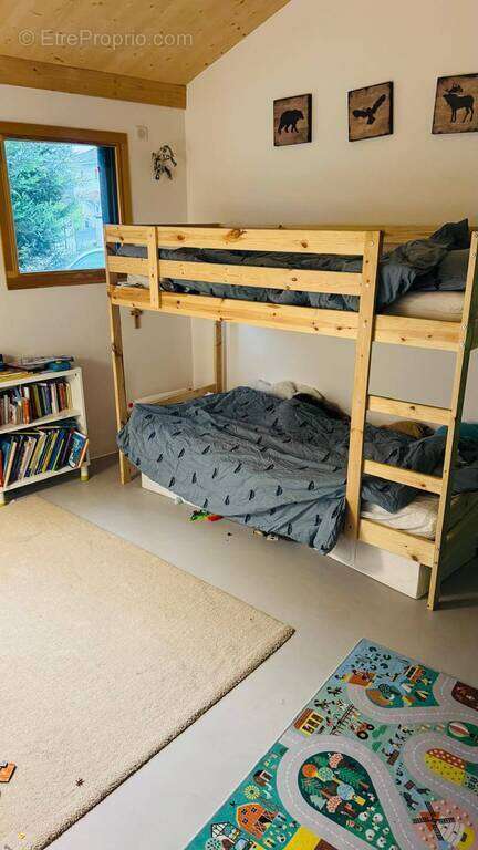 Maison à SAINT-GENIS-POUILLY