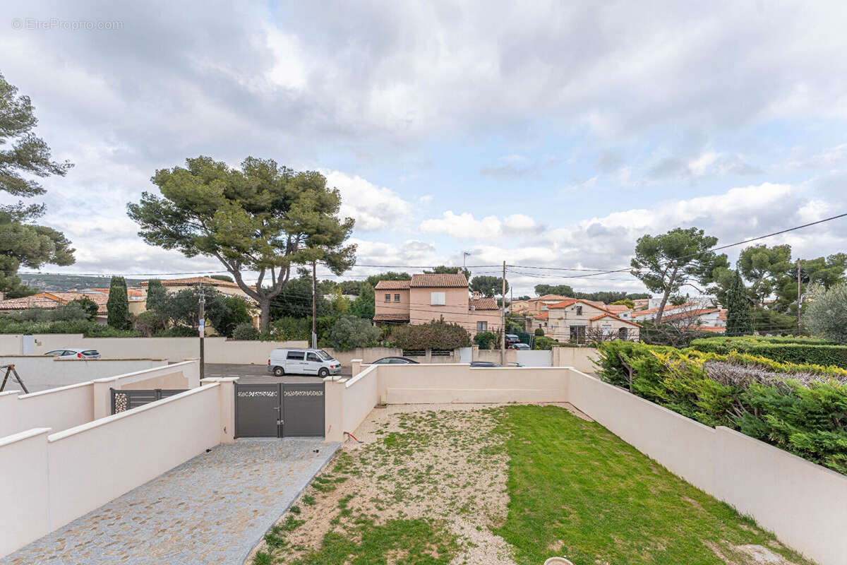 Appartement à CARRY-LE-ROUET