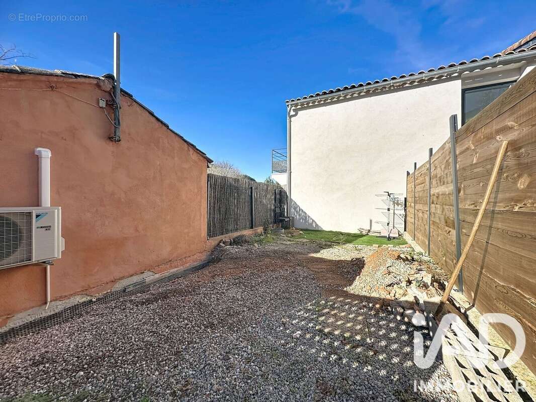 Maison 26 m² à Saint-Hilaire-De-Beauvoir  - photo 8