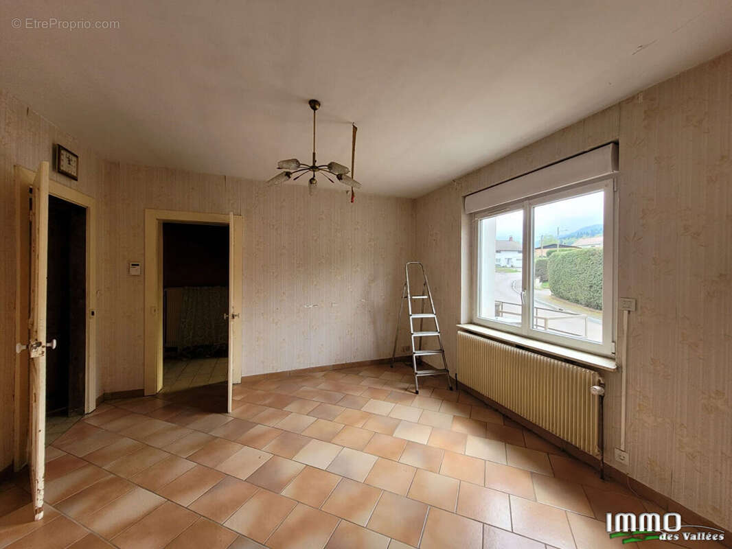 Maison à FRESSE-SUR-MOSELLE