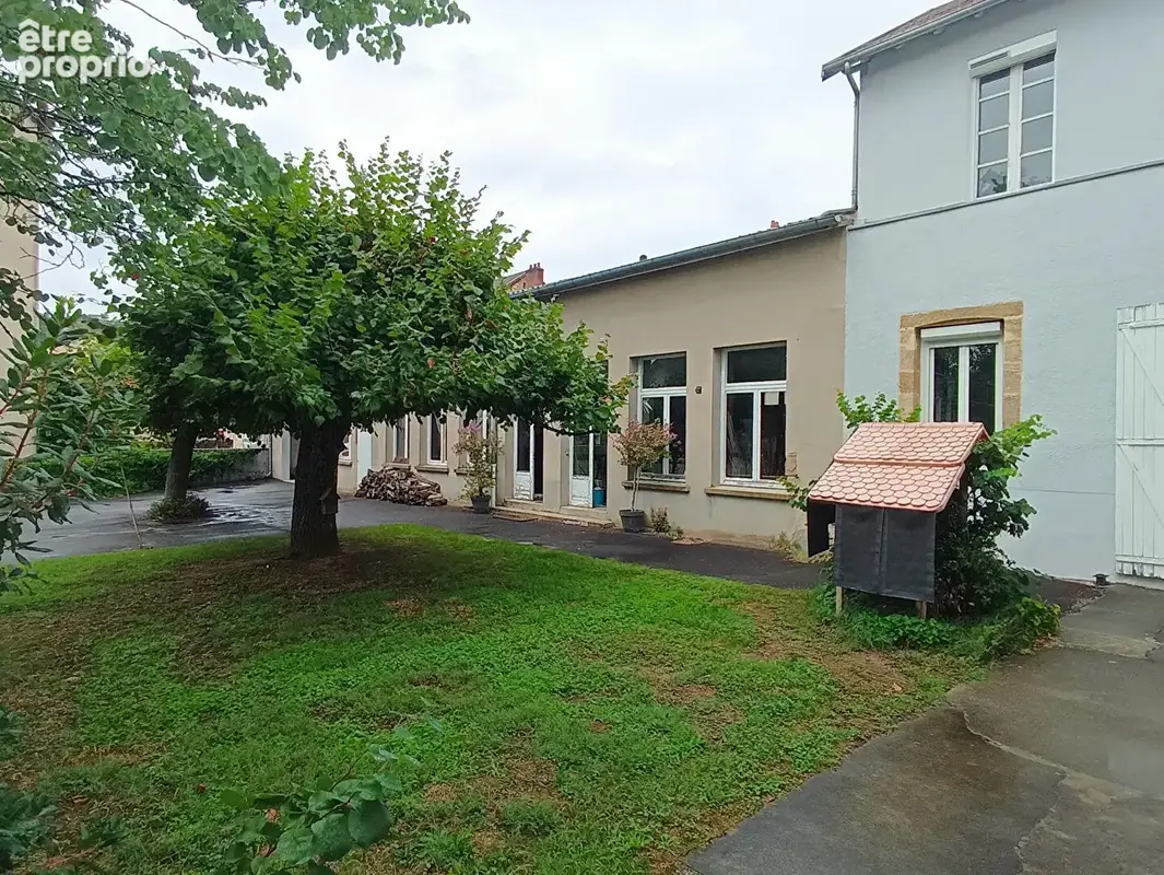 CAPDENAC. Spacieuse maison familiale de 211 m² au coeur du centre-ville ! - photo 9