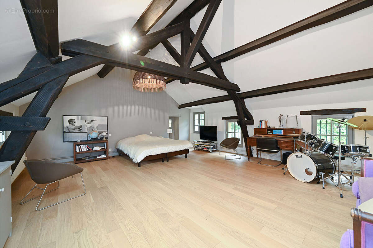 Maison à YEVRE-LA-VILLE