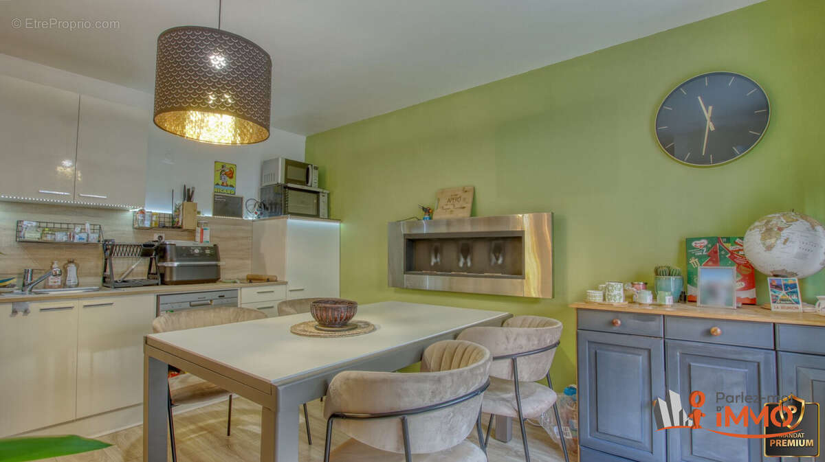 Maison à CHAZELLES-SUR-LYON