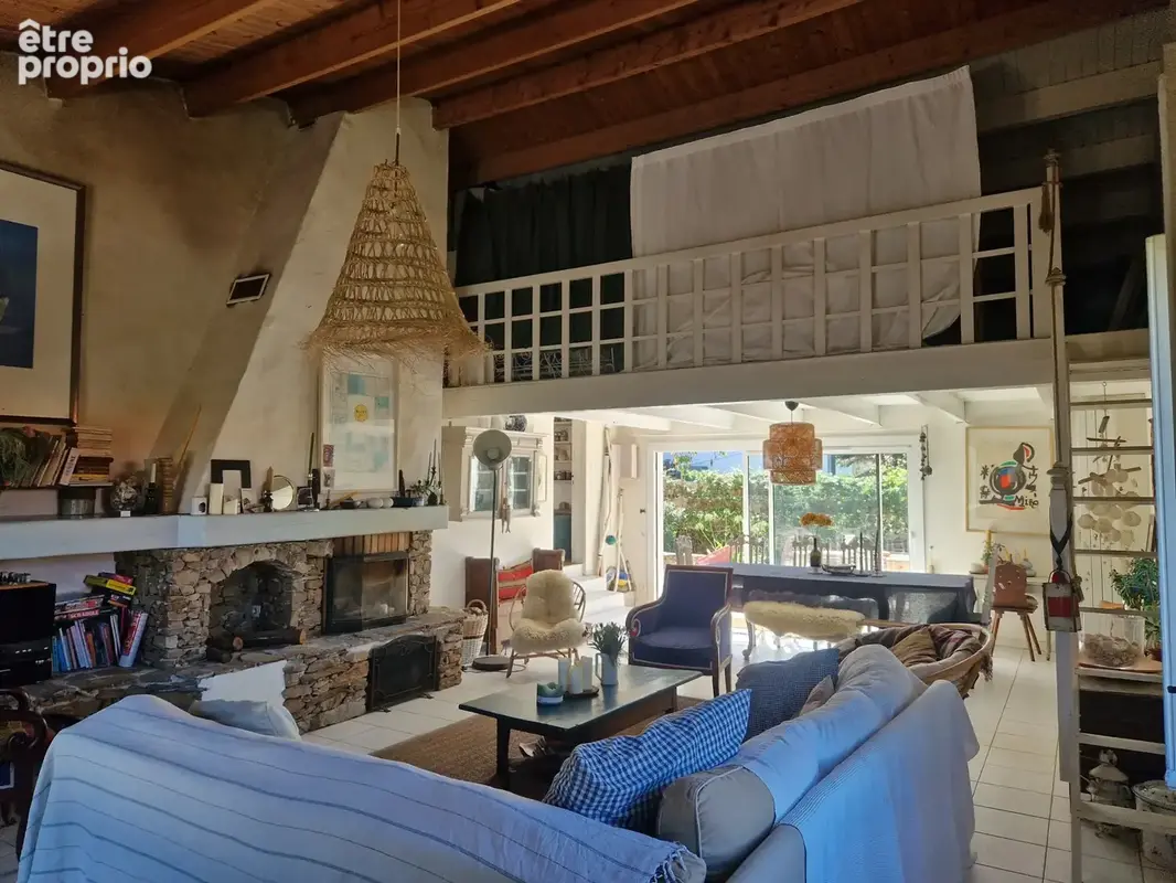 Maison familiale en bon état au centre de l'Ile - photo 3