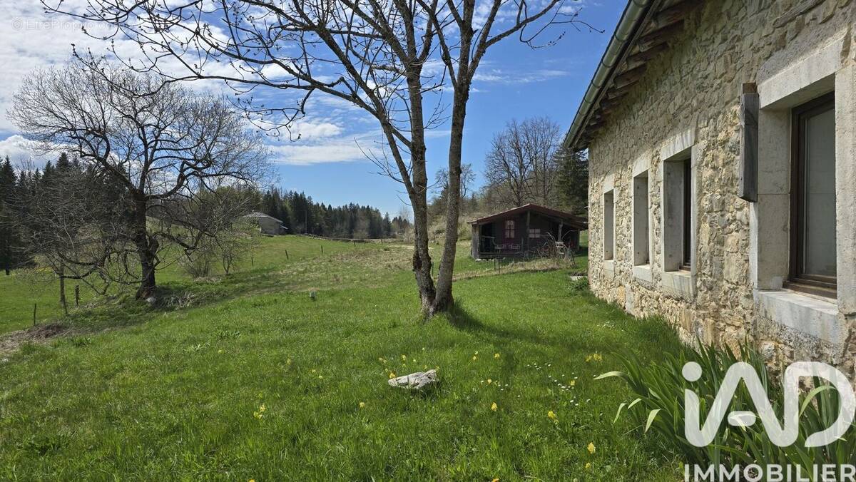 Maison 201 m² à Septmoncel  - photo 1