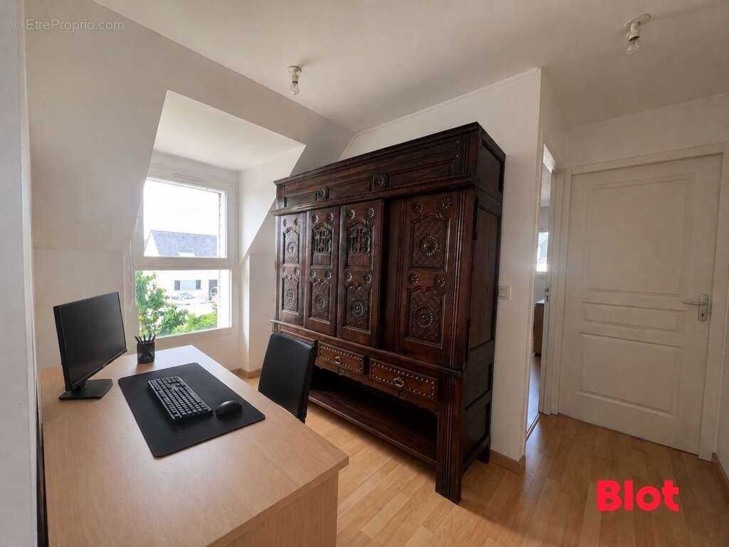 Maison 104 m² à Theix  - photo 7