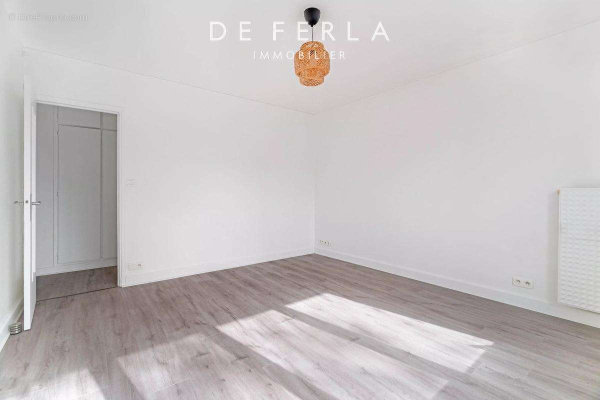 Appartement à PARIS-15E