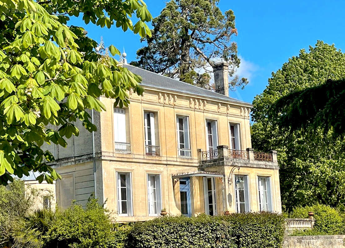 Maison à LESTIAC-SUR-GARONNE