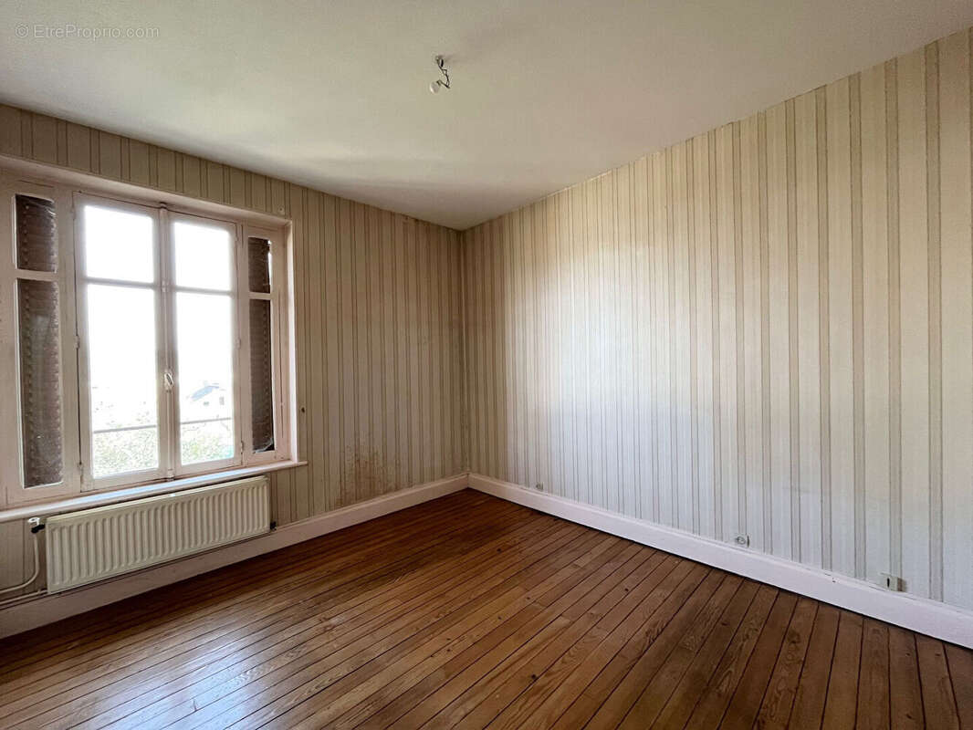 Maison à rénover avec grenier et jardin, beau potentiel - photo 8