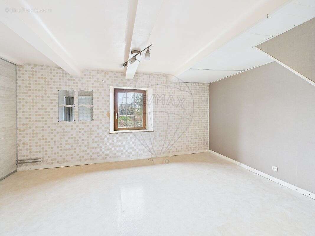 Maison à COSNES-ET-ROMAIN