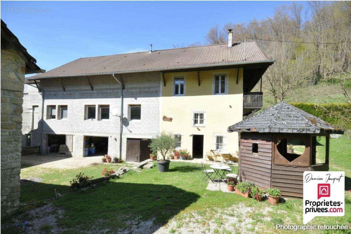 Maison et dépendance Glay 5 pièces 3 chambres  177 .1  m2. Ecuries  298.4 m² . Dépendances 792.44 m² - photo 3