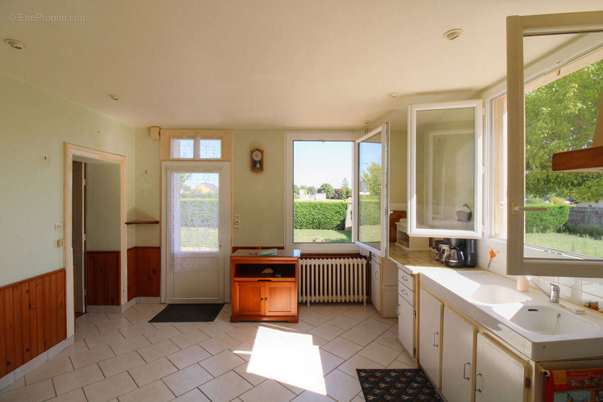 Maison à MAZE