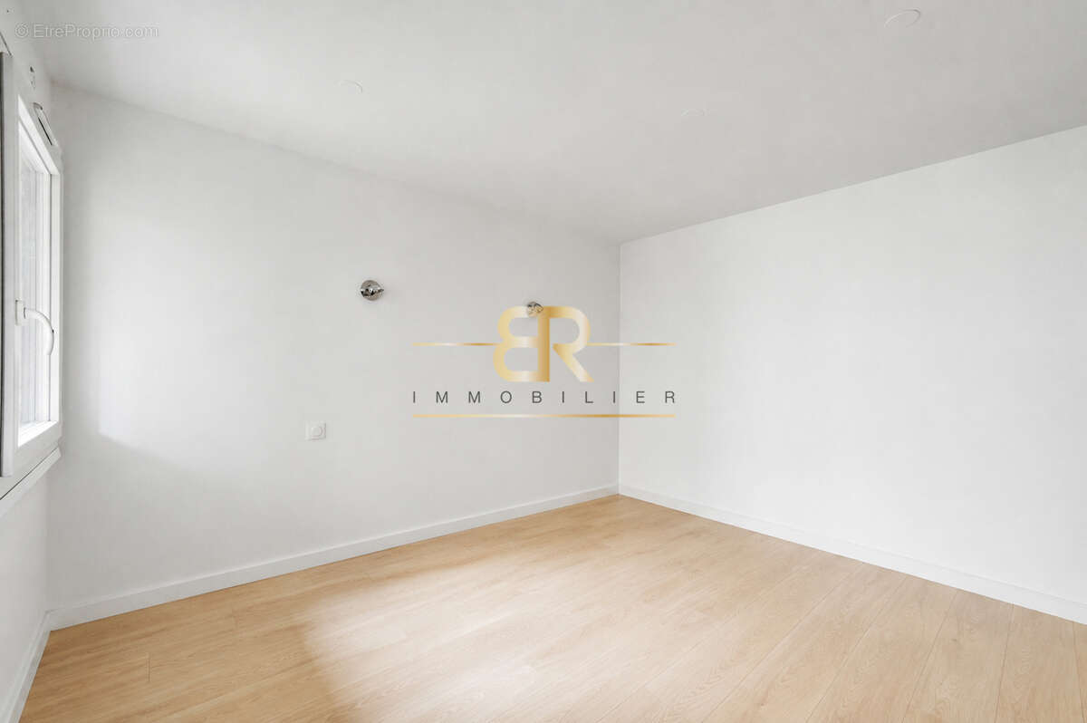 Appartement à PARIS-20E