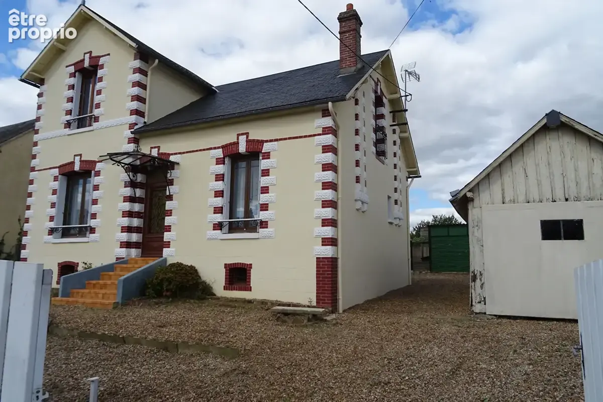 Photo Maison à La Bazoche-Gouet au prix de 128 000€