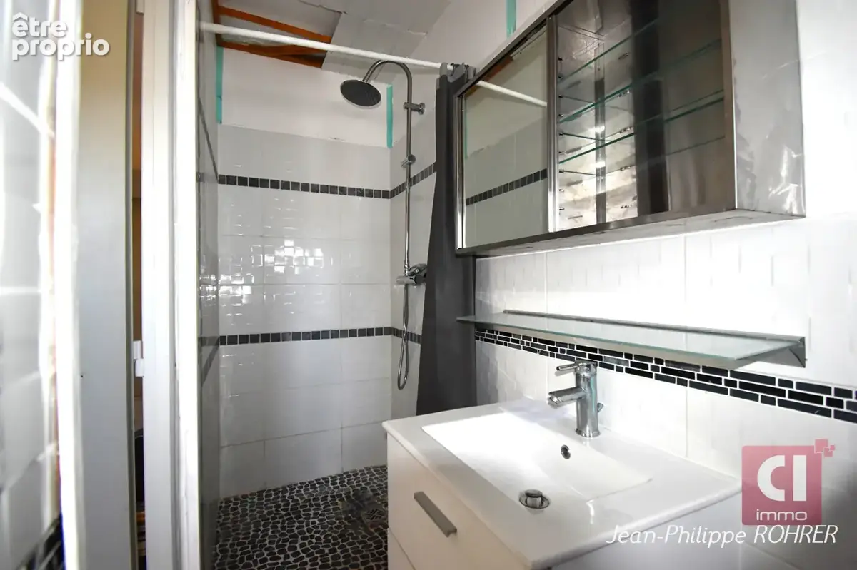 Sainte-anastasie-sur-issole propriété avec 2 dépendances, piscine et garage de 65 m² ? multiples possibilités - photo 7
