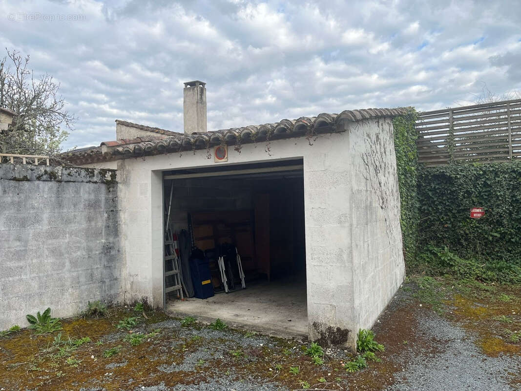Parking à VILLENEUVE-SUR-LOT