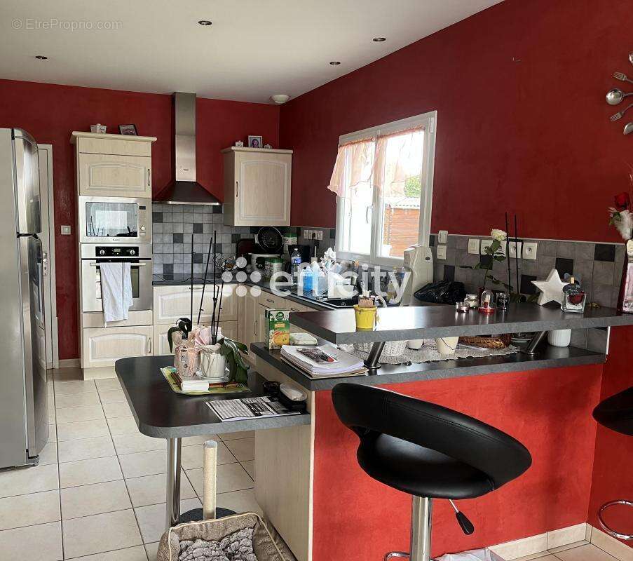 Maison à SAINT-MARTIN-DE-FONTENAY