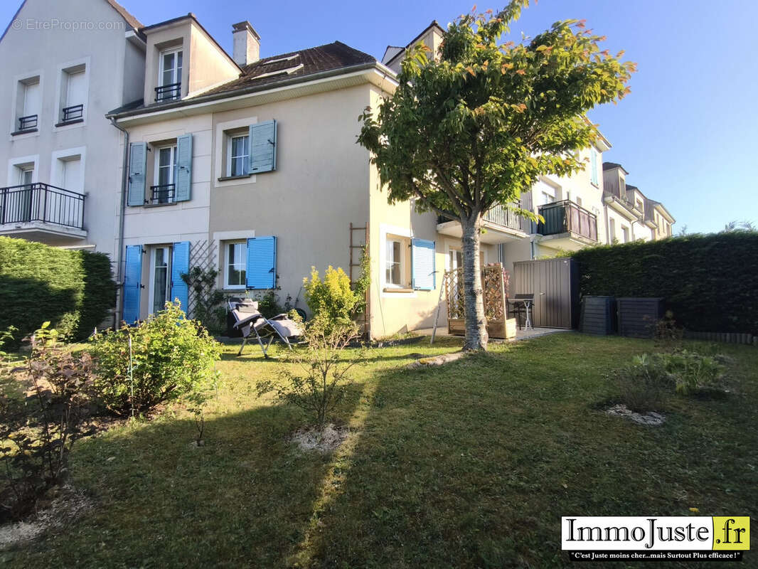 Appartement à LES ESSARTS-LE-ROI