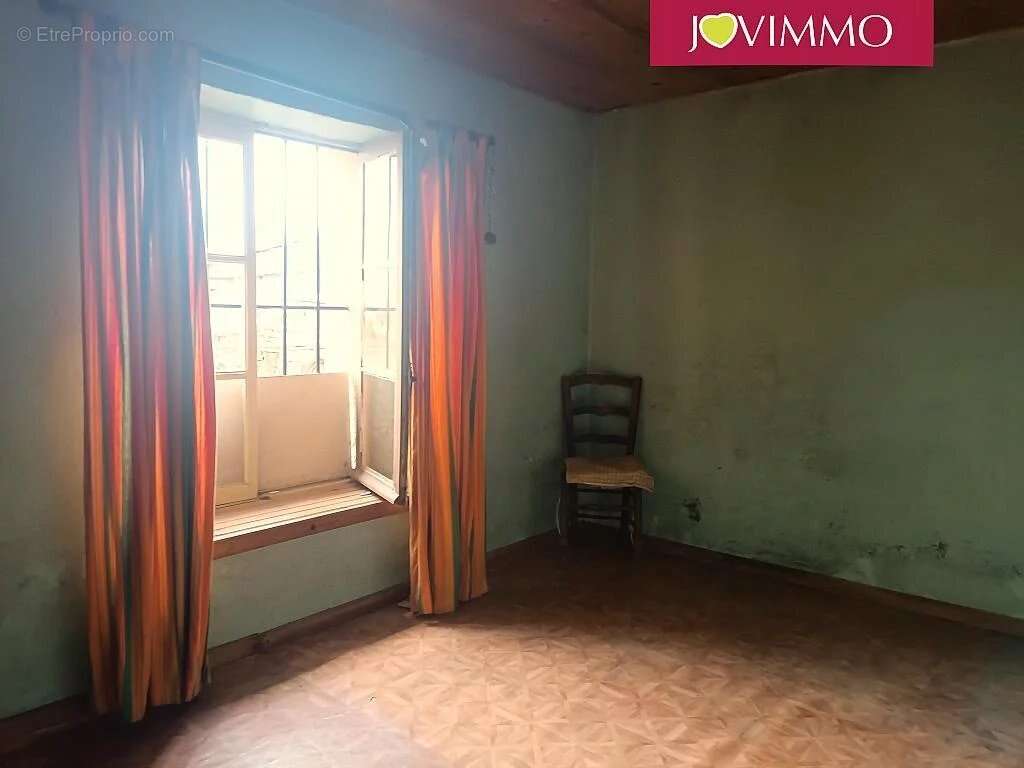 Maison à BRUERE-ALLICHAMPS