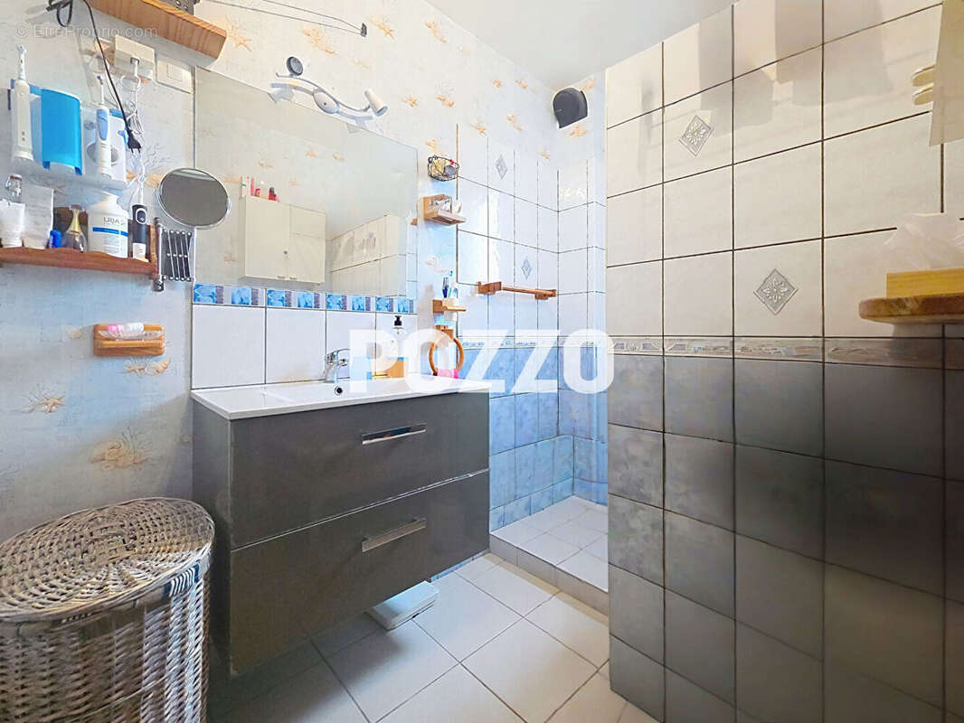 a vendre :Maison  6 chambres à côté de PÉRIERS- à moins de 20 kms de la mer- sous-sol complet - photo 14