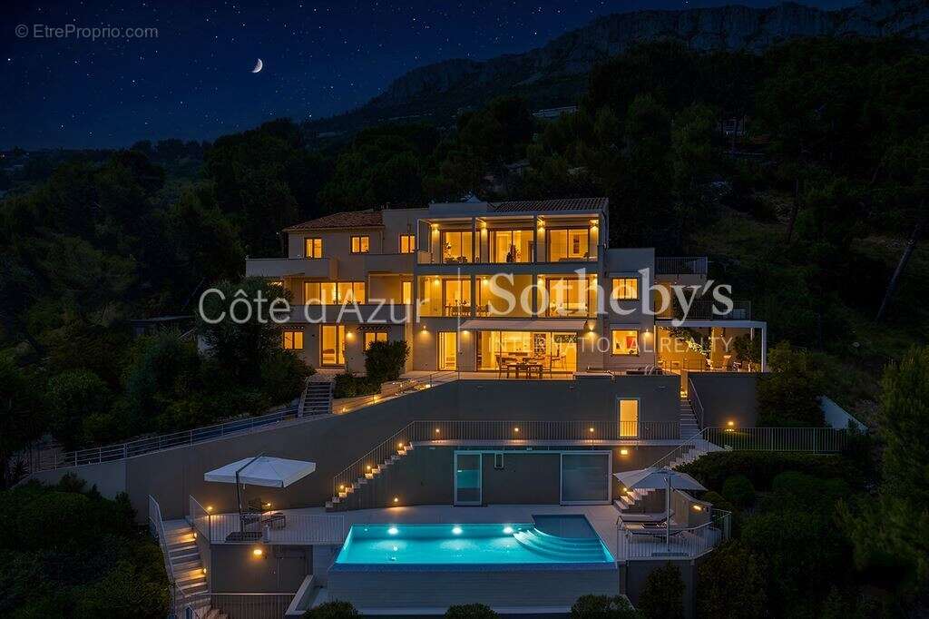 Maison à EZE