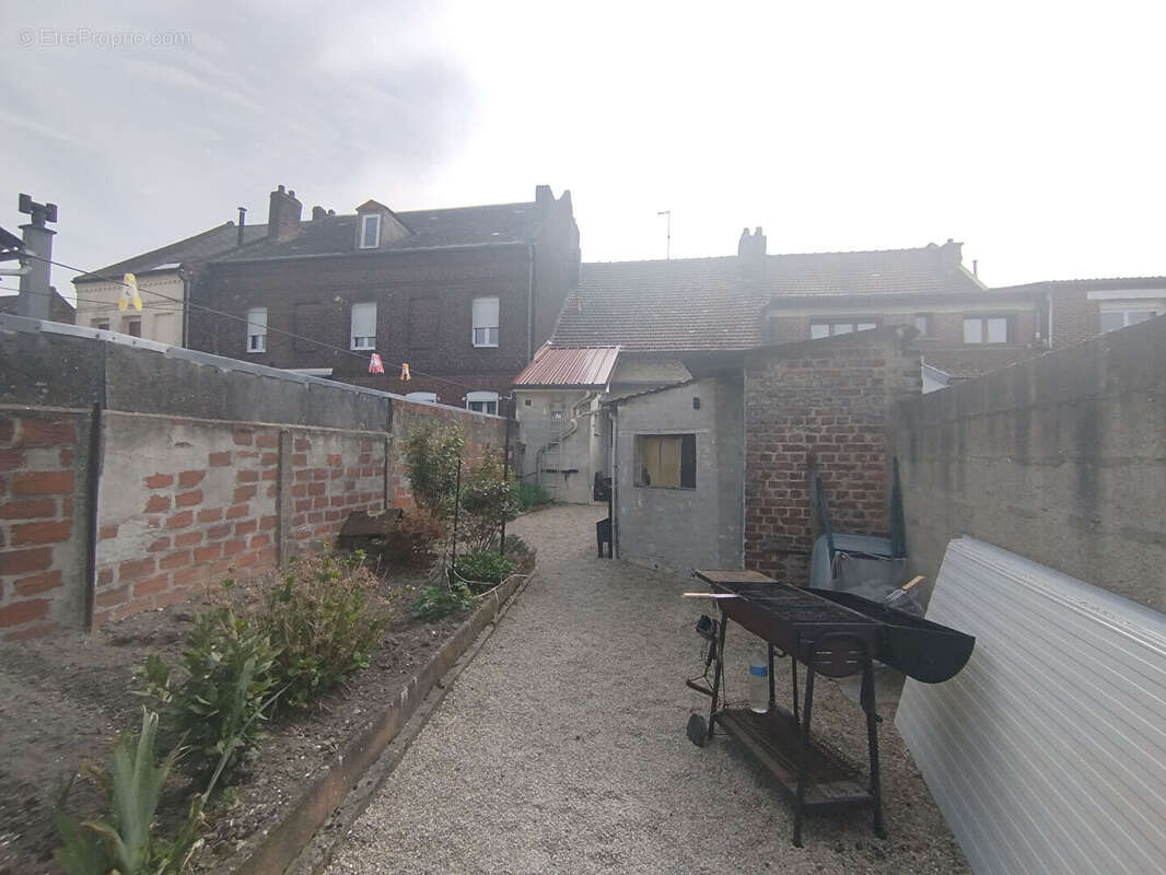 Maison à ORIGNY-SAINTE-BENOITE