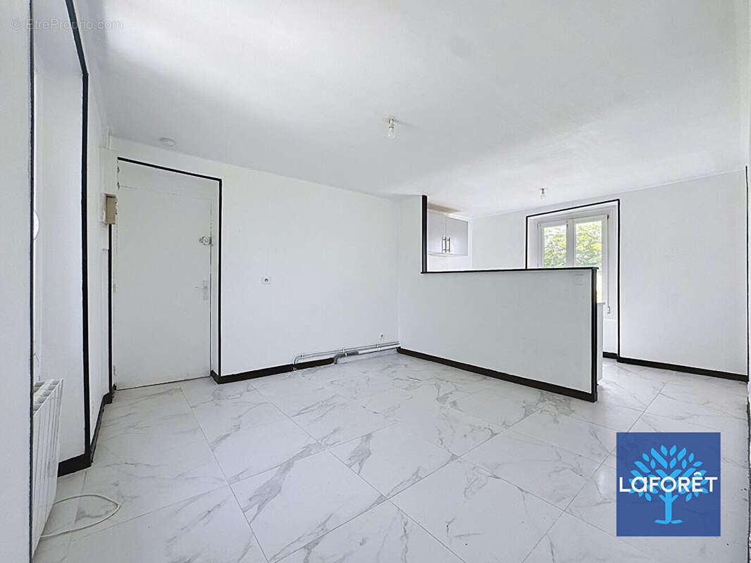 Appartement à CHILLY-MAZARIN